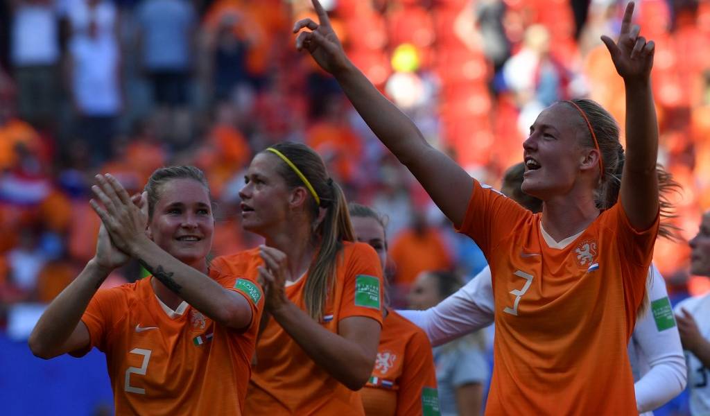 Holanda llega a semifinales del Mundial femenino por primera vez