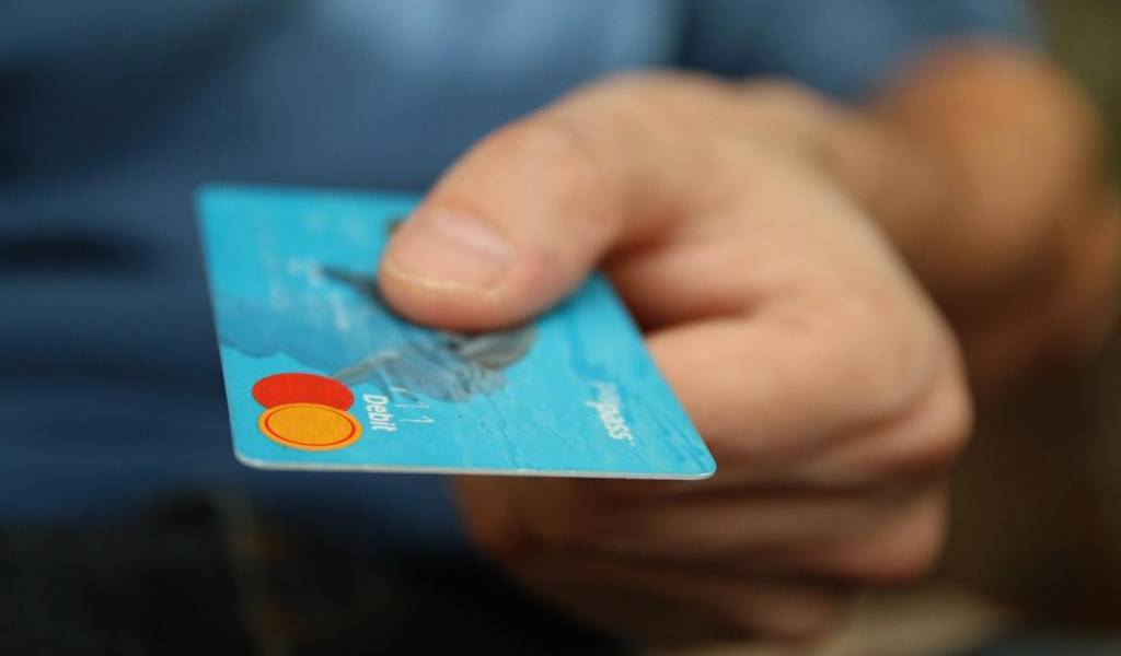 Comprar a plazos con tarjeta de crédito costará más