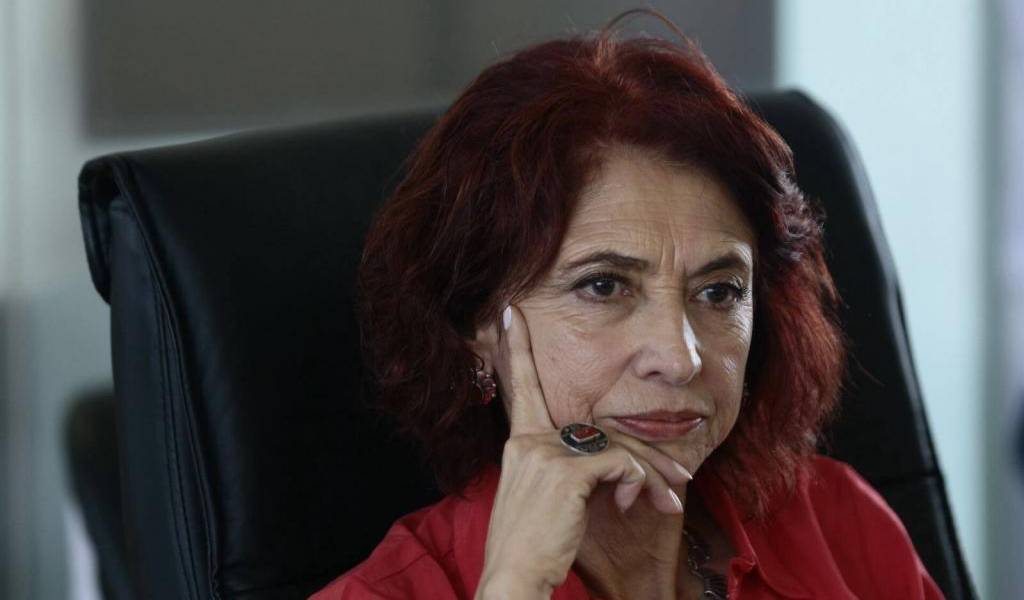 Augusta Calle, nueva presidenta de comisión que presidía Fernando Bustamante