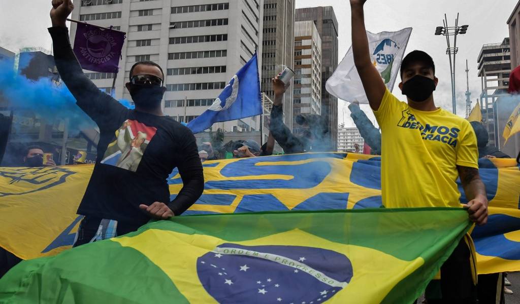 Brasil alcanza récord diario de contagiados por COVID-19