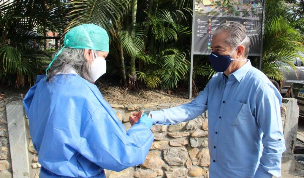 Ministro de Salud asegura que emergencia por COVID persiste