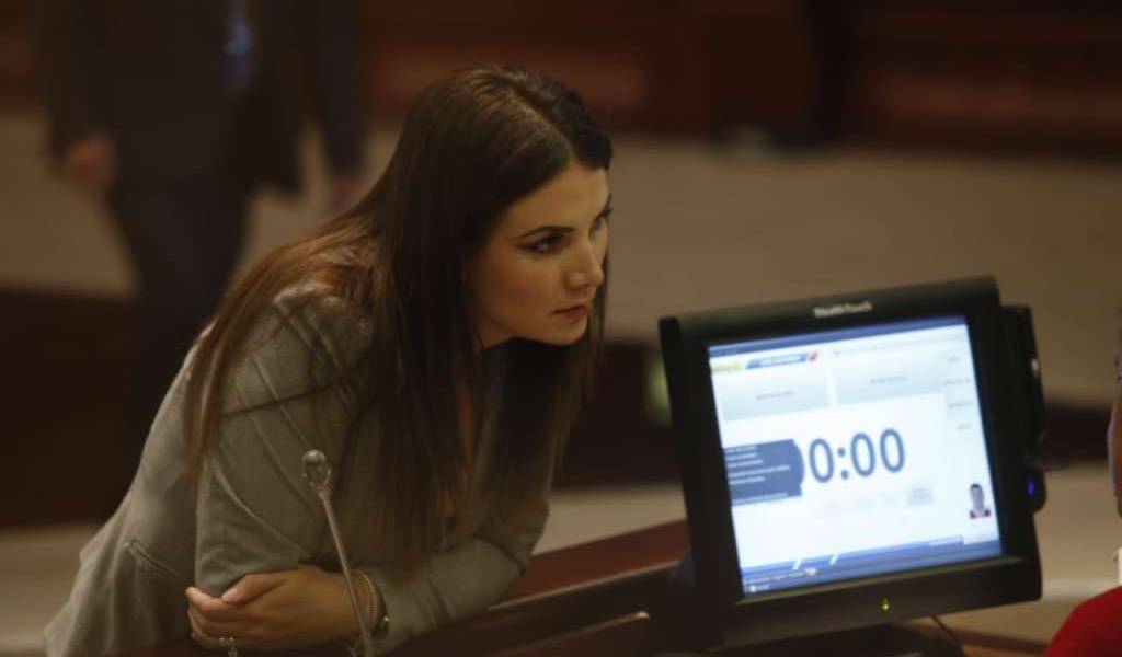 Asamblea integra comisión que investigará a Ana Galarza