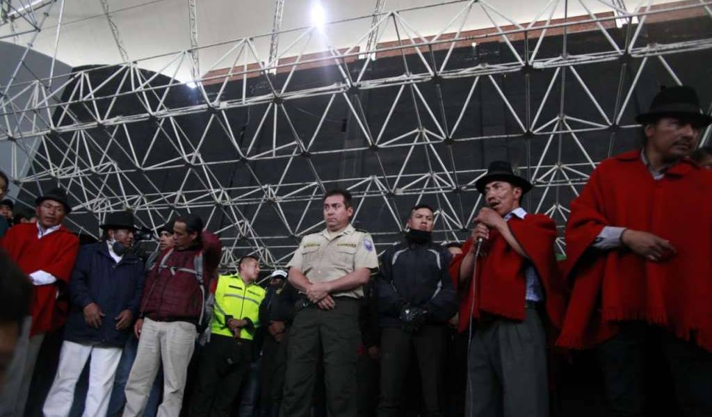 Conaie retiene a 10 policías tras muerte de manifestantes