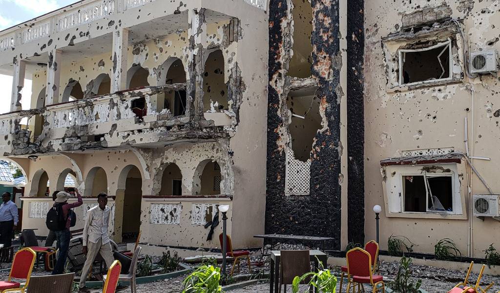 Ataque en hotel de Somalia deja al menos 26 muertos