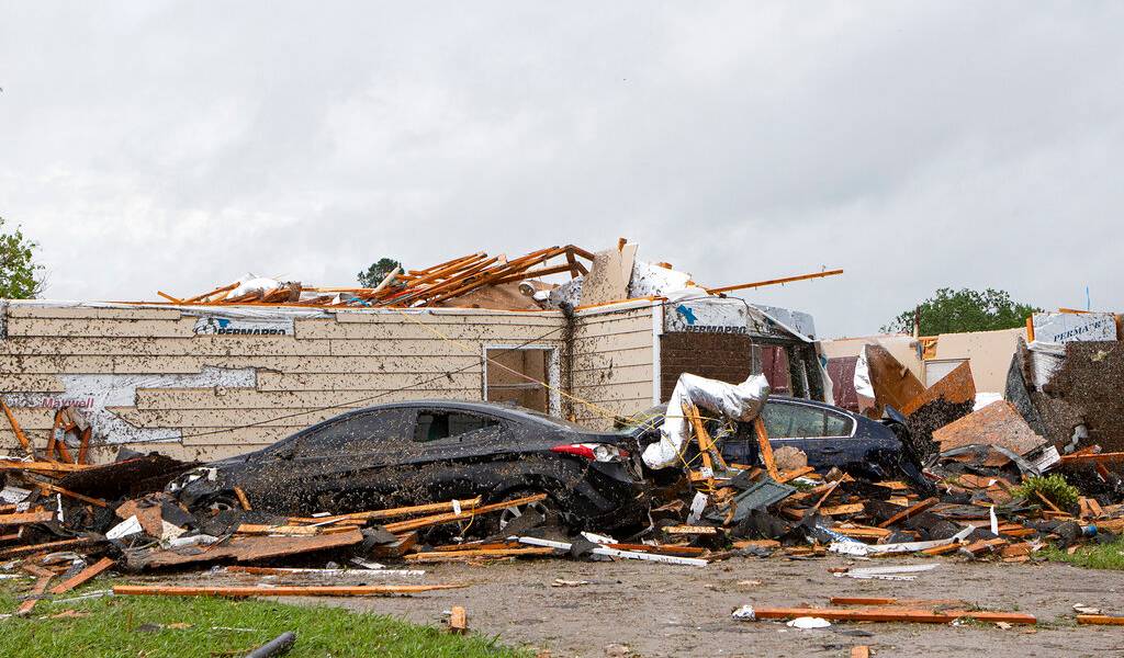 Aumentan a 11 los muertos en EEUU por tornados en Misisipi