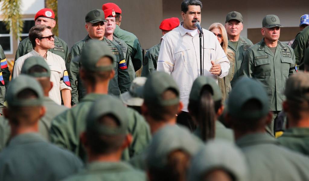 Maduro ordena capturar a cualquier &quot;traidor&quot; en la Fuerza Armada