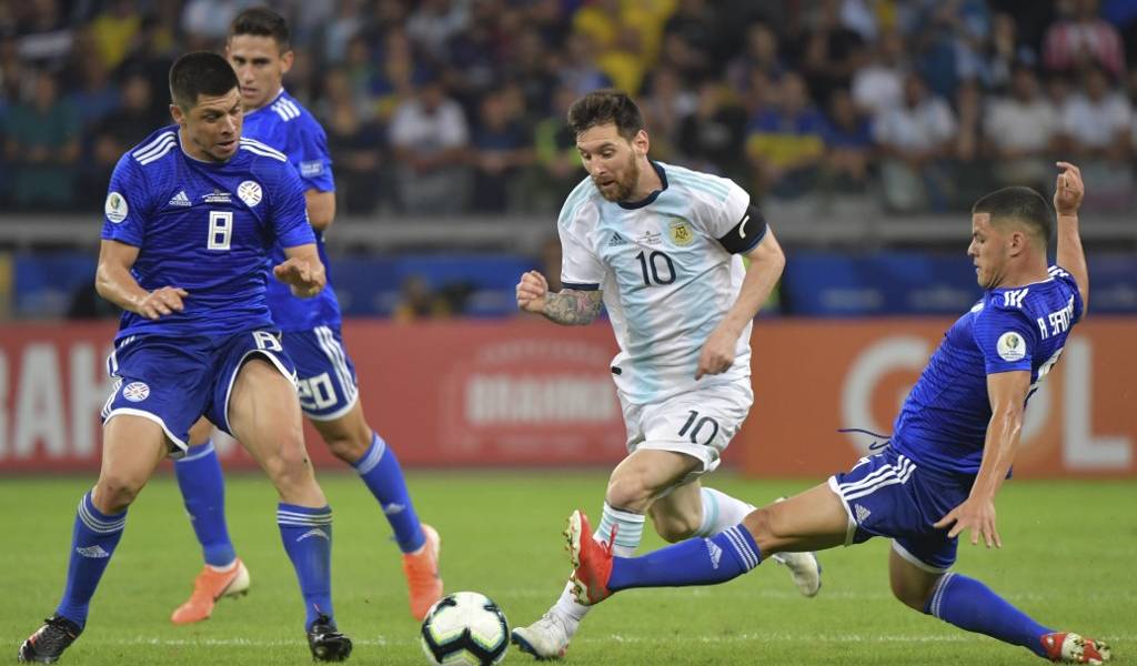 Argentina empata con Paraguay y se complica