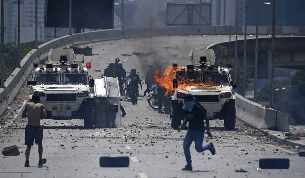 Guaidó busca redoblar presión contra Maduro