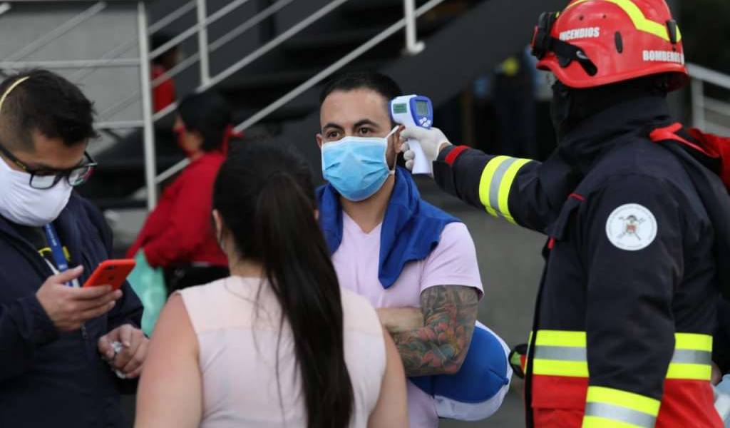 Universidades y agrupaciones médicas piden al alcalde de Quito no pasar a amarillo