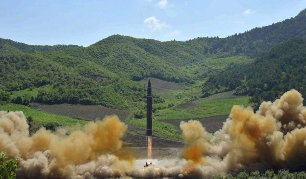Corea del Norte vuelve a lanzar misil balístico, según agencia surcoreana
