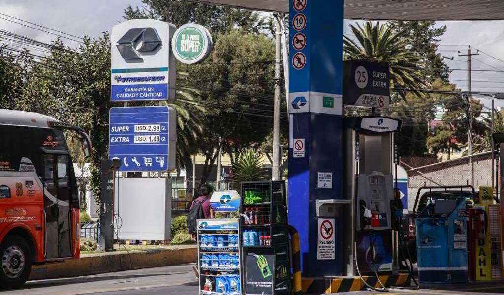 Distribuidores, trabajadores y organizaciones sociales, opuestos al aumento de gasolina súper