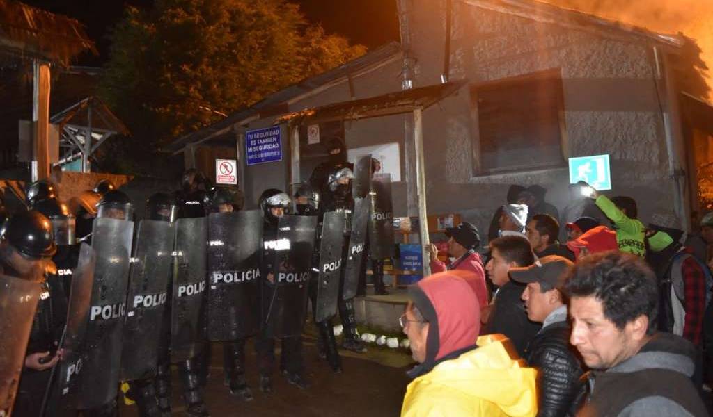 Molleturo: Bloquean entrada a campamento minero