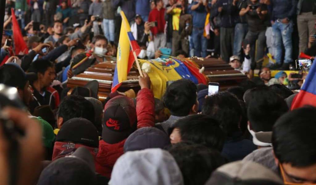 Indígenas velan en Quito restos de dirigente