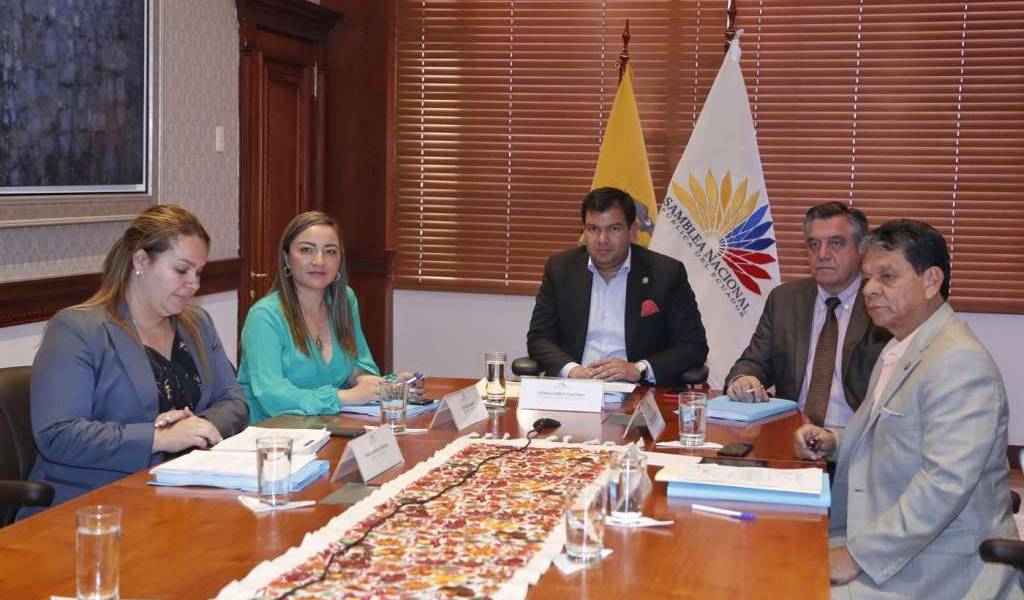 CAL califica 2 pedidos de juicio político contra CPCCS