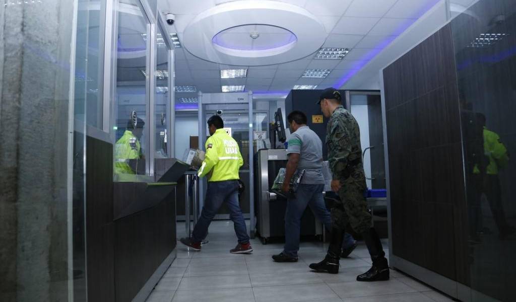 Fiscalía inspeccionó despacho presidencial donde se halló cámara oculta