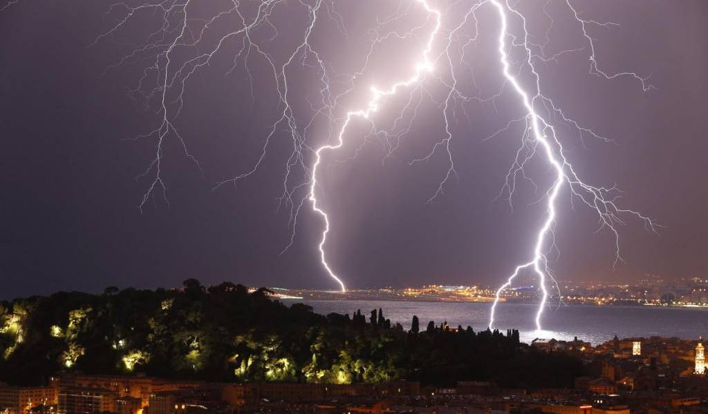 Francia: relámpago duró 7,74 segundos y marcó récord mundial