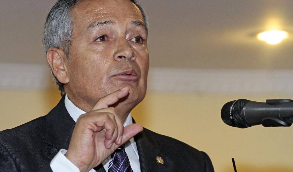 General González presentó su libro “Testimonio de un comandante”