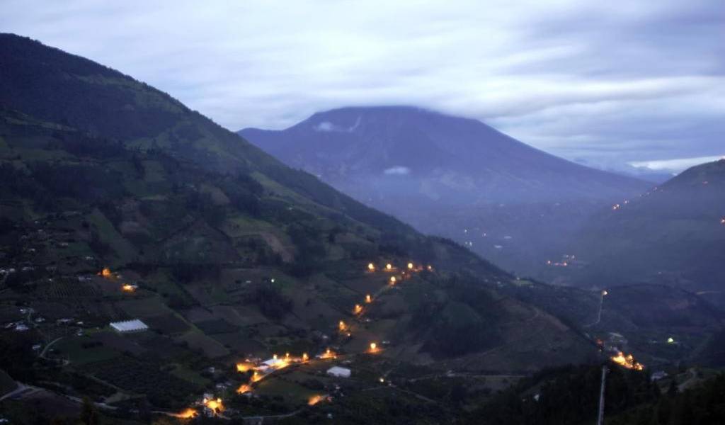 Actividad eruptiva del Tungurahua atrae a turistas