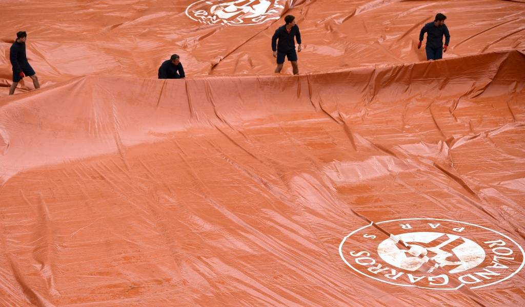 Segunda semifinal de Roland Garros se suspende por lluvia