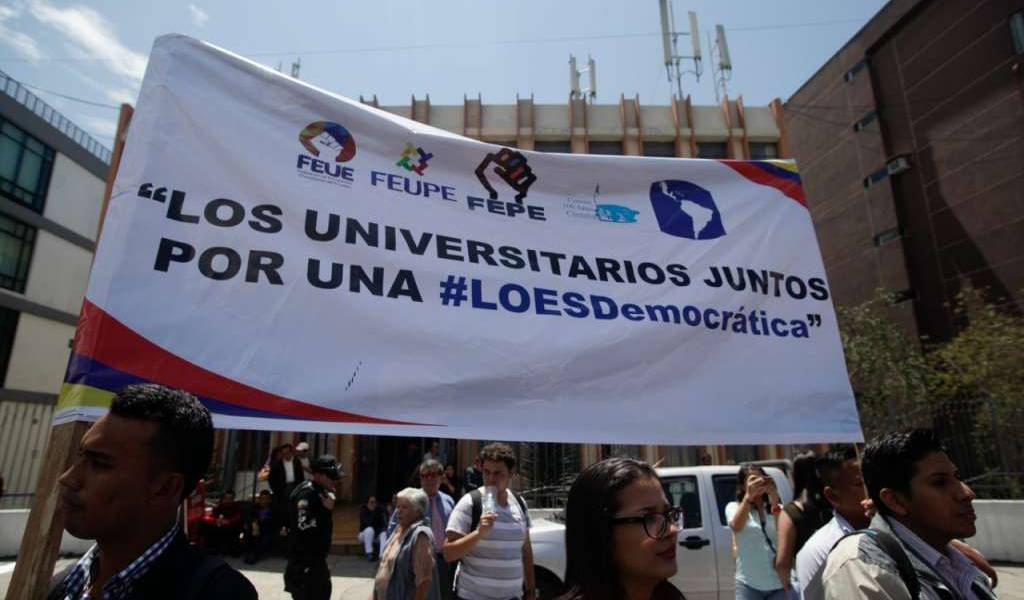 Estudiantes rechazan Ley de Educación Superior