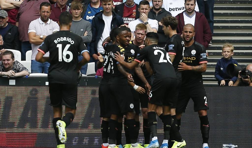 FIFA multa a M. City por traspasos irregulares de menores de edad