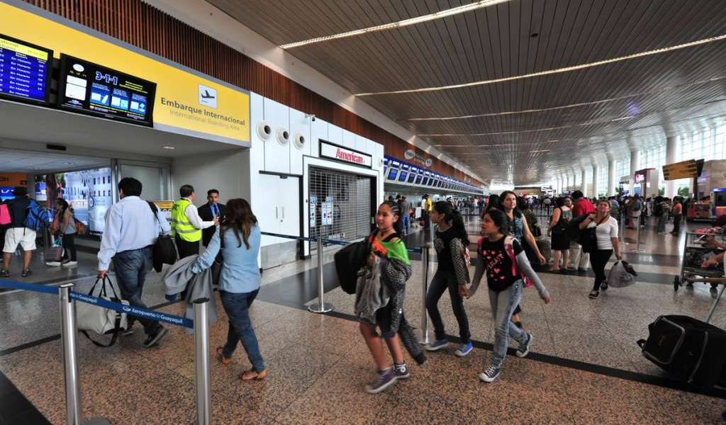 Suspendidas operaciones en aeropuerto de Guayaquil
