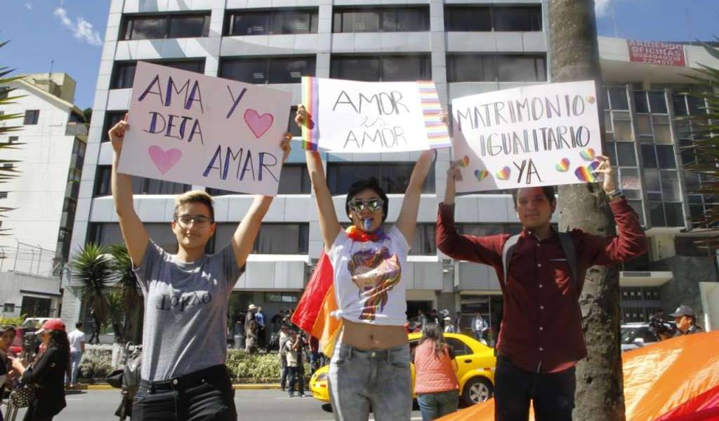 Corte Constitucional mantiene suspenso sobre matrimonio igualitario