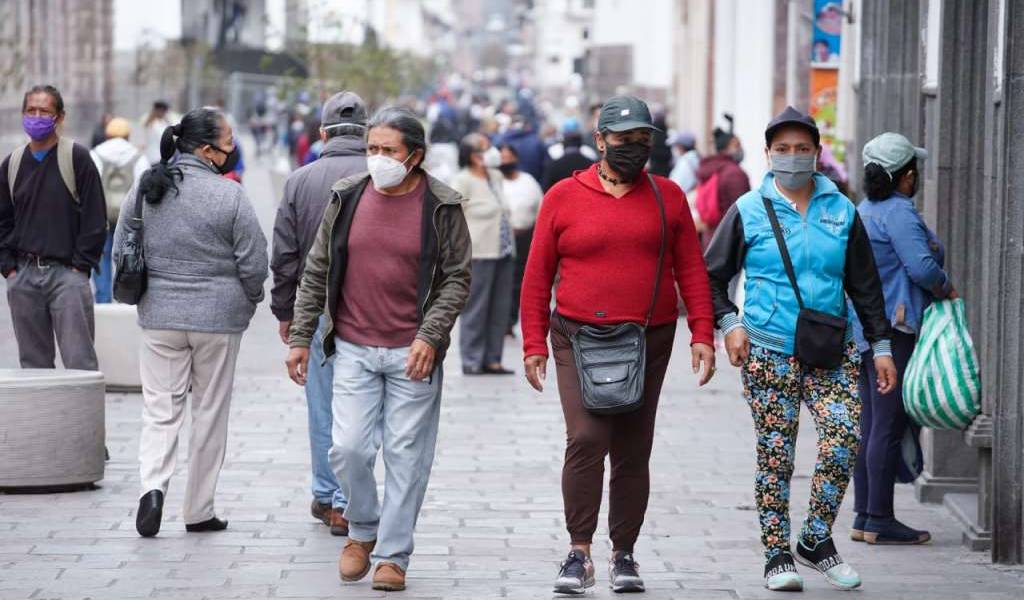 COVID-19: Ecuador vuelve a tener mil casos diarios y llega a los 218.385