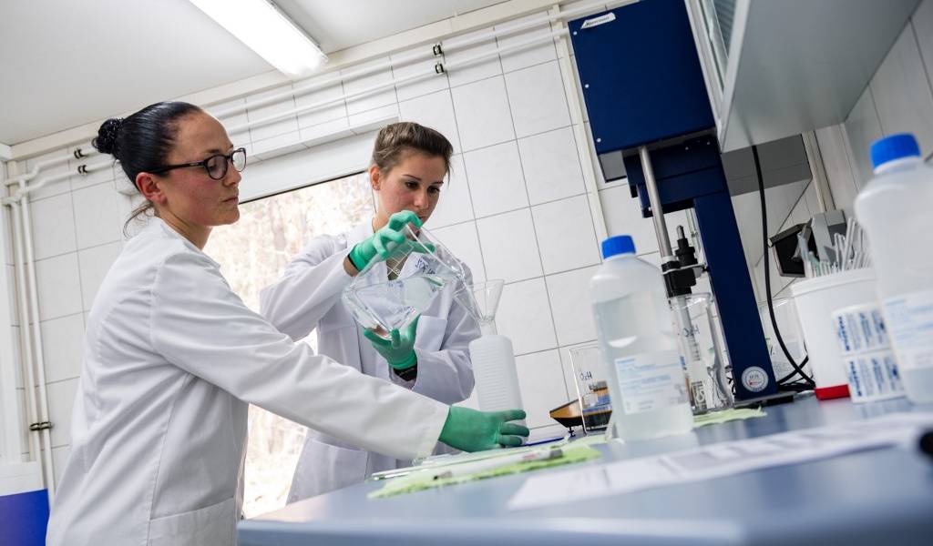 Farmacéutica francesa donará hidroxicloroquina a Ecuador