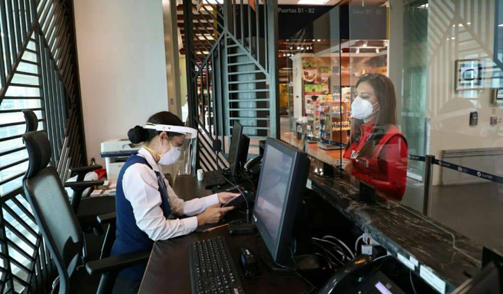 Quito: reclaman en aeropuerto por pruebas de COVID