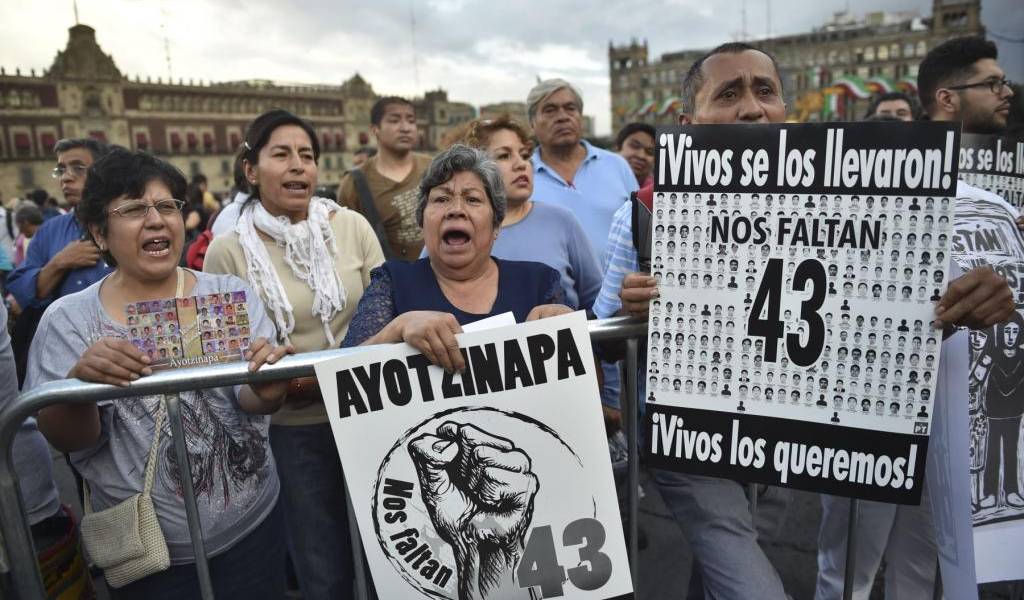 Padres de los 43 estudiantes mexicanos rechazaron nuevo peritaje