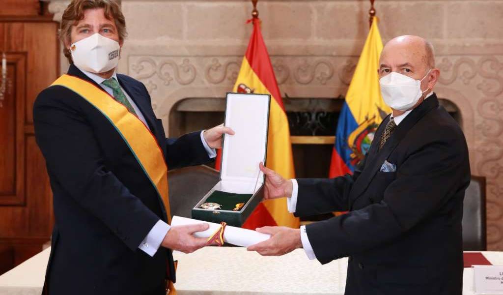 Ecuador condecora al embajador de España por su apoyo y &quot;gestión comprometida&quot;