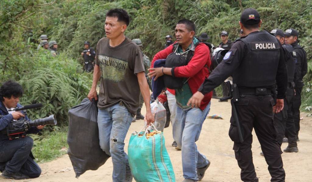 Venezolanos y colombianos entre quienes desalojan la parroquia Buenos Aires, en Imbabura