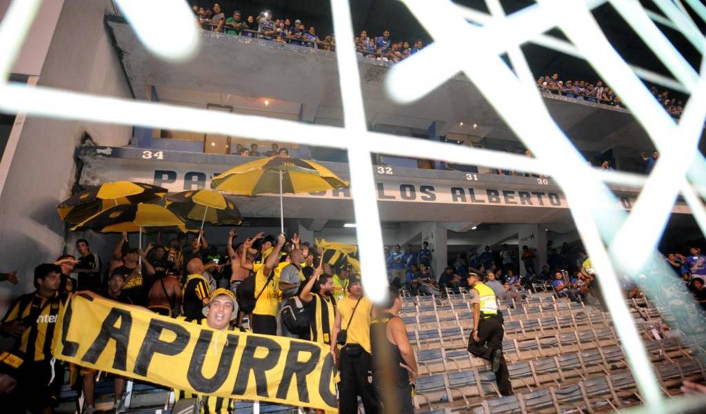 Peñarol vivió un “ambiente hostil en Ecuador” dice prensa uruguaya