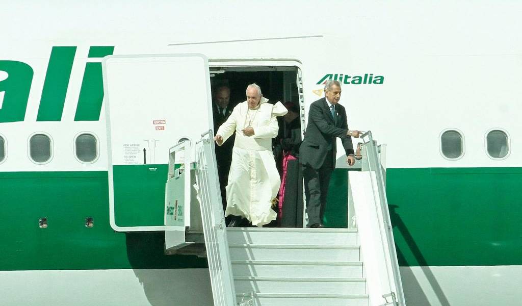 ¡Papa Francisco ya está en Ecuador!