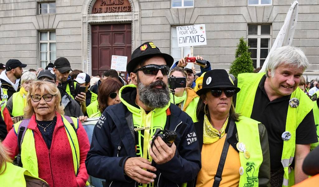 Los &quot;chalecos amarillos&quot; vuelven a salir a la calle en Francia