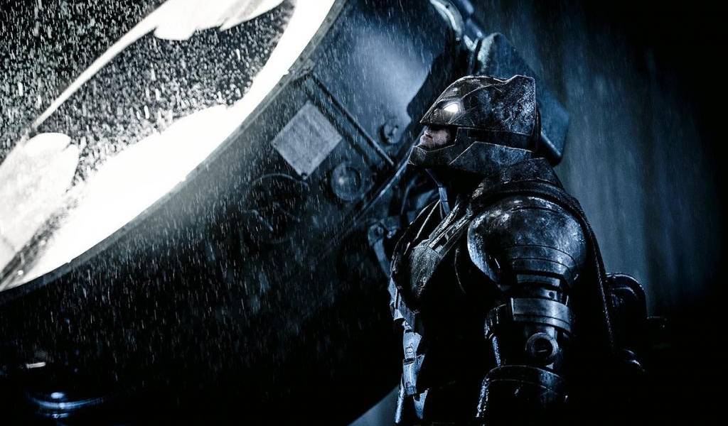 Director de &quot;Justice League&quot; muestra el nuevo traje de Batman