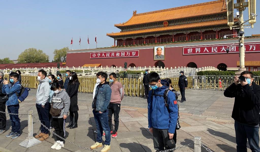 China rinde homenaje a las víctimas de la pandemia de COVID-19