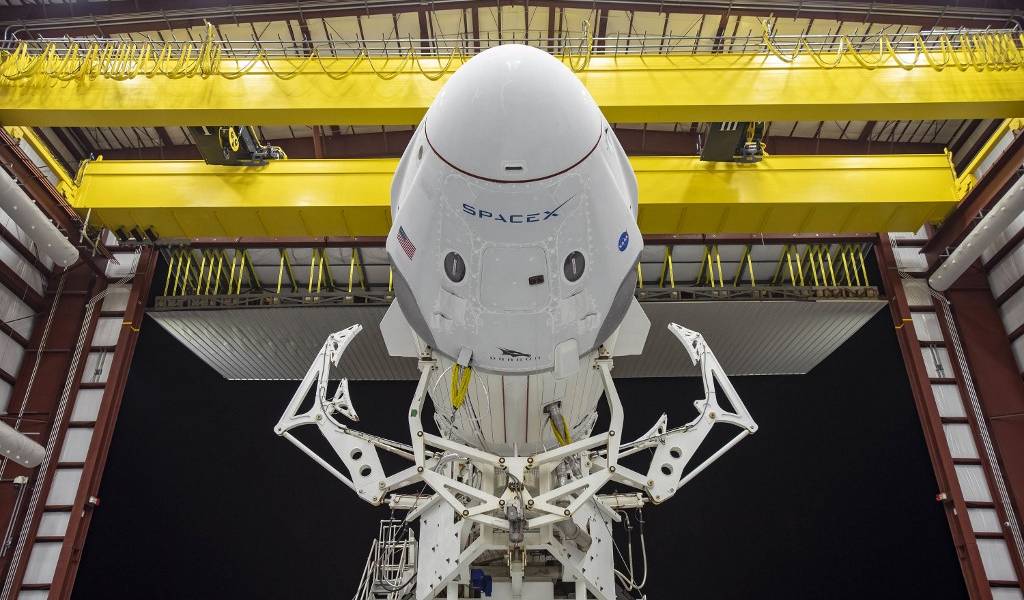 Cancelan el primer vuelo tripulado de SpaceX por mal clima