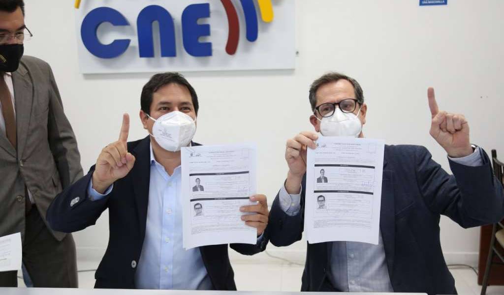 Arauz inscribió candidatura con Rabascall para vicepresidente