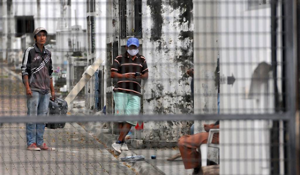 El barrio de los muertos, deprimido por la pandemia en Ecuador