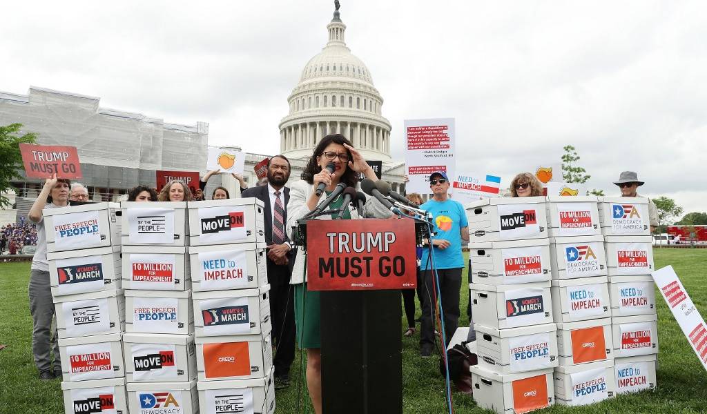 10 millones de firmas respaldan destitución de Trump