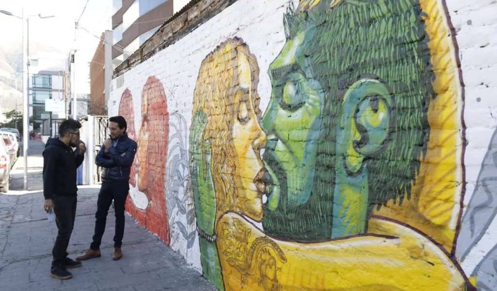 Renace mural de Apitatán: &#039;El amor no tiene género&#039;