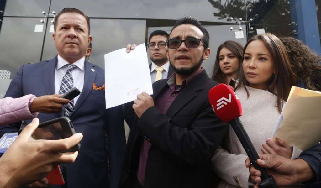 Exasesor de Ana Galarza presenta denuncia en Fiscalía
