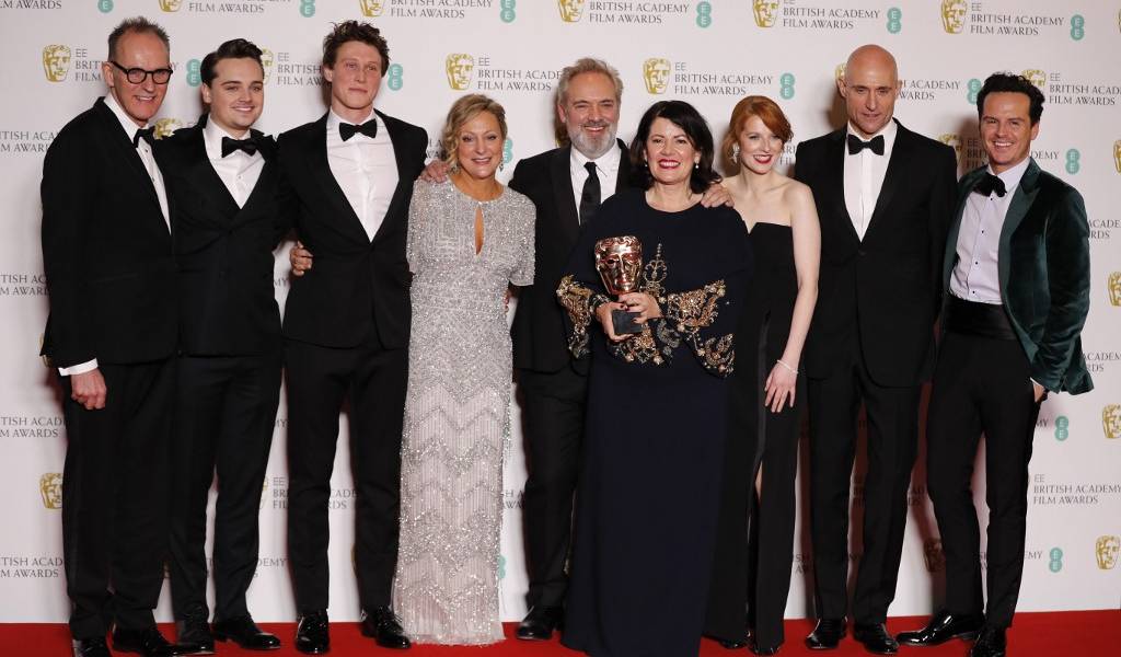 Sam Mendes y &quot;1917&quot; triunfan en los Bafta a una semana de los Oscar