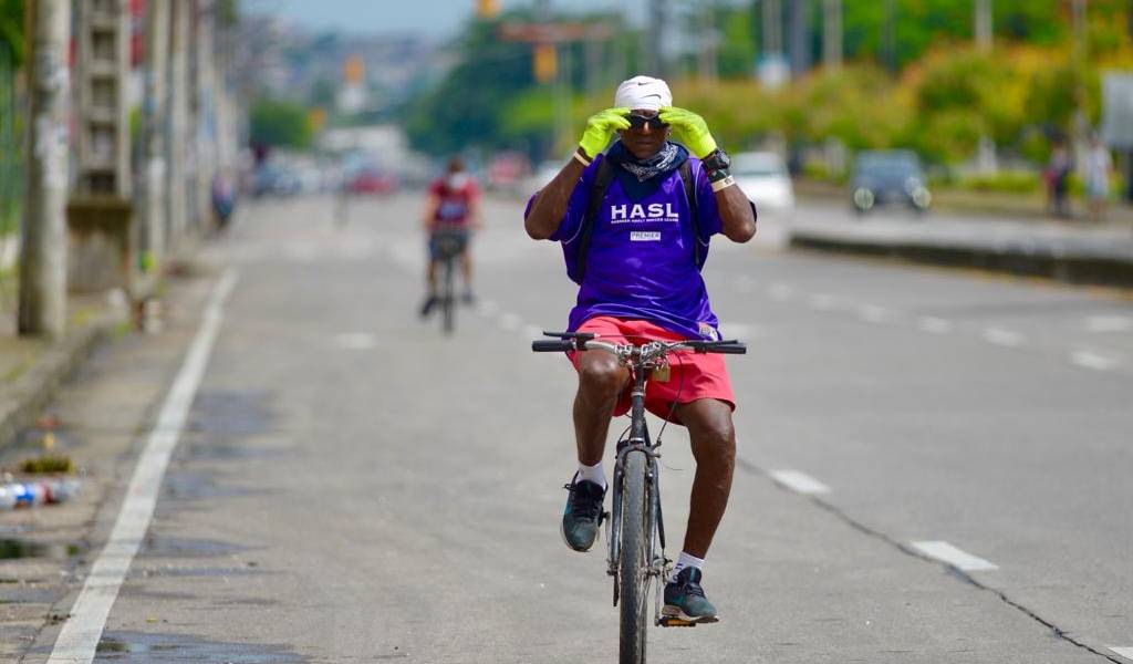 Más de 12.000 personas multadas por incumplir el toque de queda en Ecuador