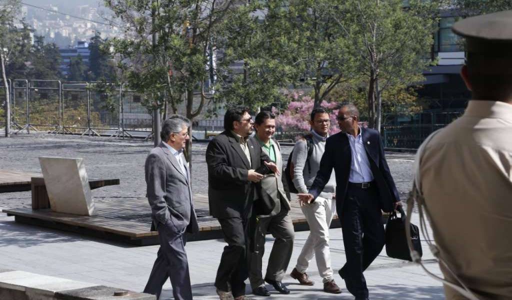 Asambleístas de PAIS analizan situación del vicepresidente Jorge Glas
