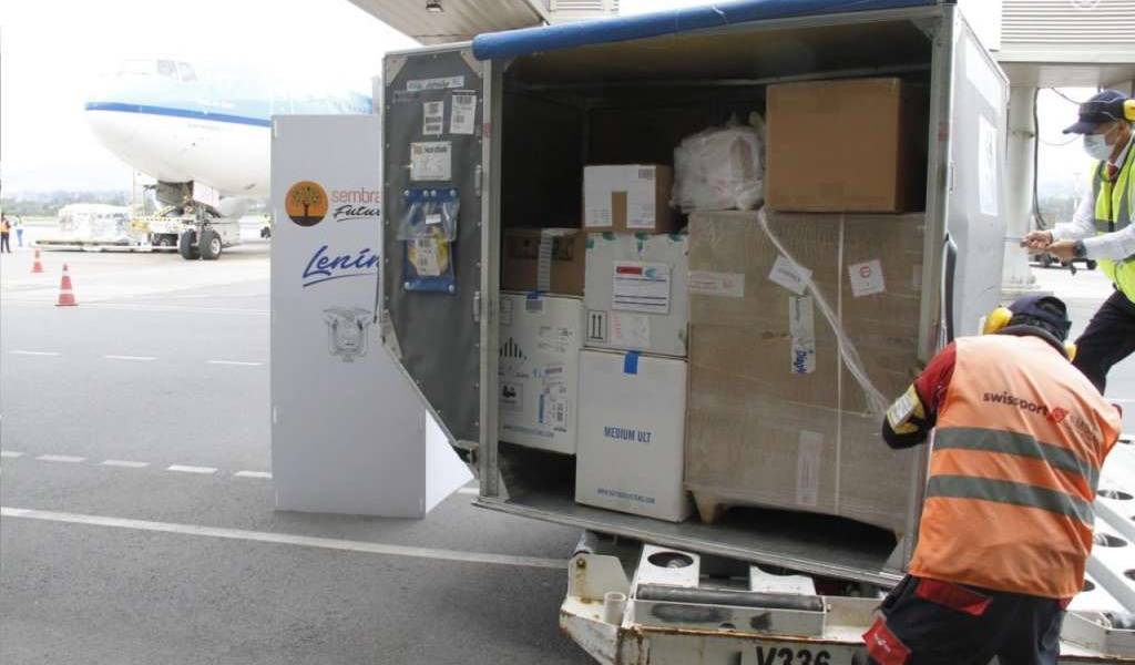 Lote con 53.820 dosis de la vacuna de Pfizer llegó a Ecuador