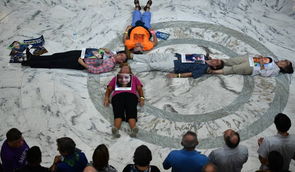 Denuncian detención ilimitada de niños migrantes en EEUU