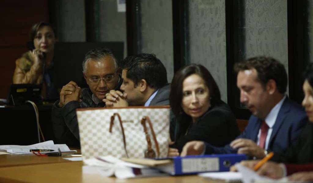 Dictan prisión preventiva para Mera y prohibición de salida a Duarte